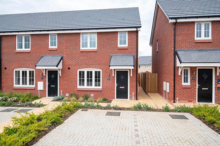 3 Bedroom End Of Terrace House To Rent In Blackthorn Grove, Wellingborough, NN8
