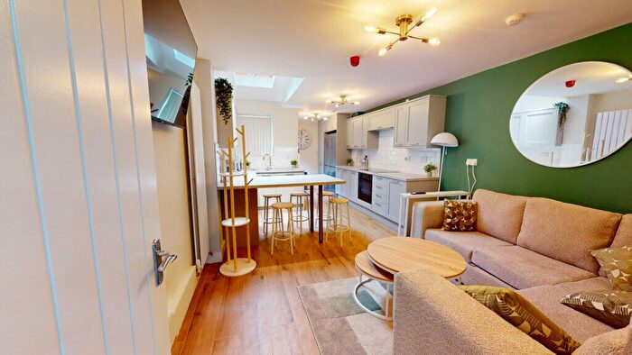 5 Bedroom House To Rent In Teignmouth Road, Selly Oak, Birmingham, B29