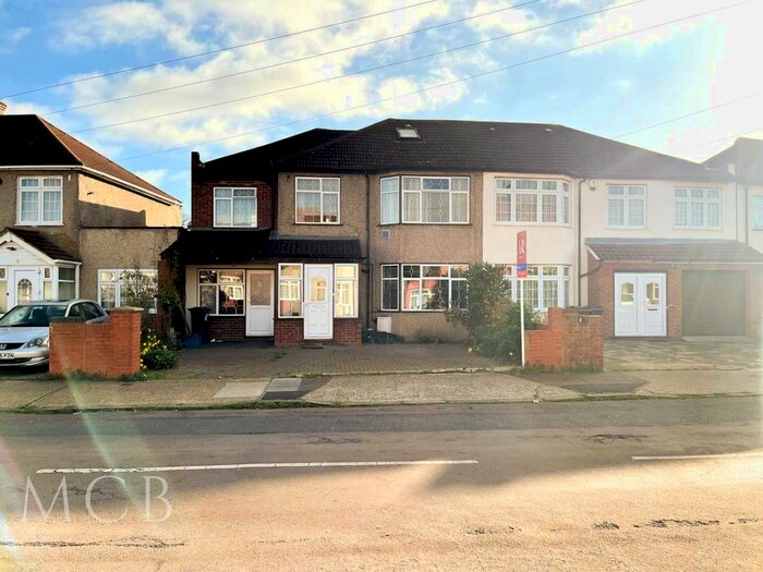7 Bedroom Semi-Detached House To Rent In Manor Avenue, Hounslow, TW4
