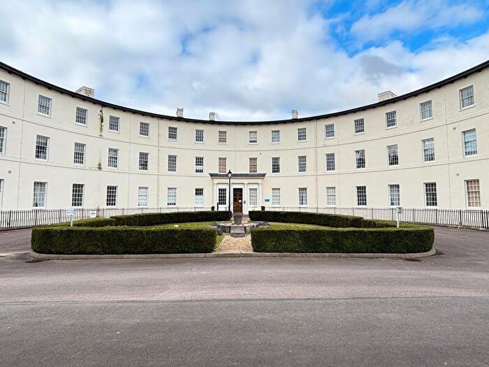 1 Bedroom Flat For Sale In The Crescent, Gloucester, GL1
