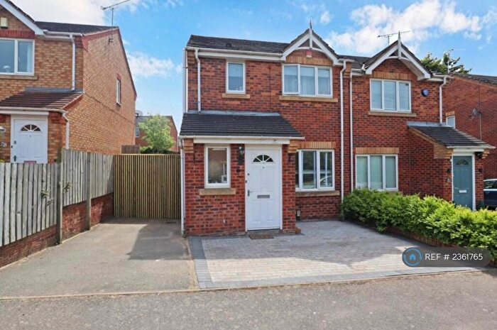 3 Bedroom Semi-Detached House To Rent In Rannoch Drive, Nuneaton, CV10