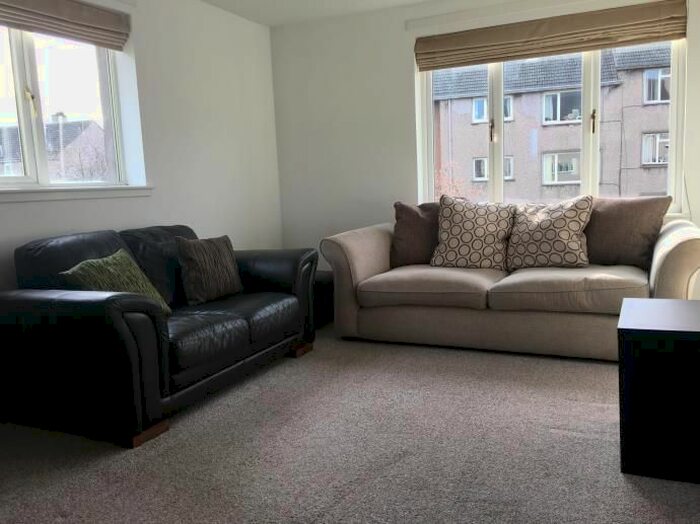 2 Bedroom Flat To Rent In Firhill Crescent, Edinburgh, EH13