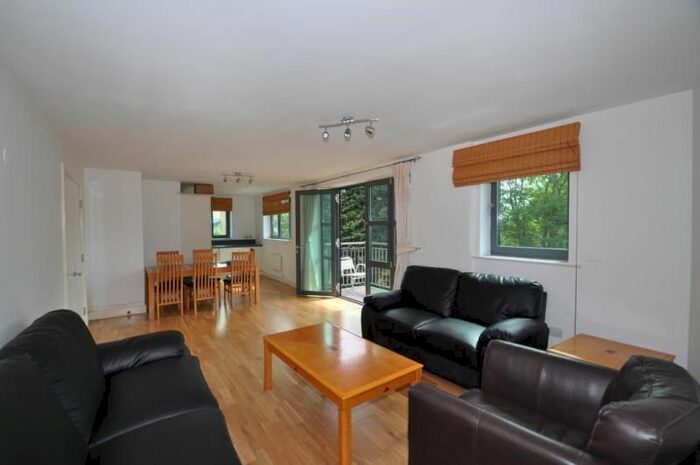 2 Bedroom Flat To Rent In Chapter Way, Colliers Wood, London, SW19