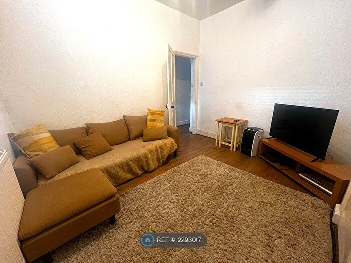 3 Bedroom Terraced House To Rent In North Street, Caversham, Reading, RG4