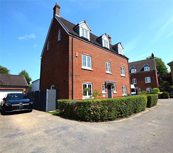 5 Bedroom Detached House For Sale In Connaught Way, Alton, Hampshire, GU34