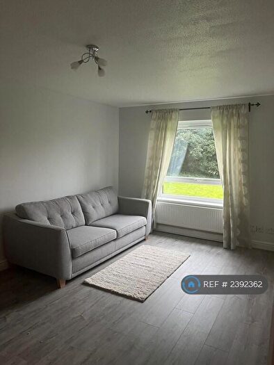 2 Bedroom Flat To Rent In Phoenix Court, London, SE25