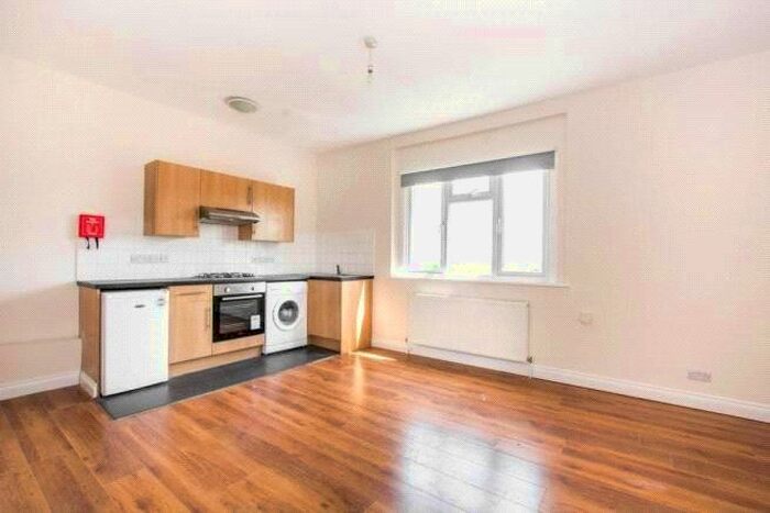 Studio To Rent In Mount View Road, Crouch End, London, N4