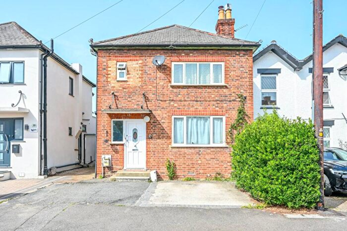 2 Bedroom Flat To Rent In Washington Road, Worcester Park, KT4