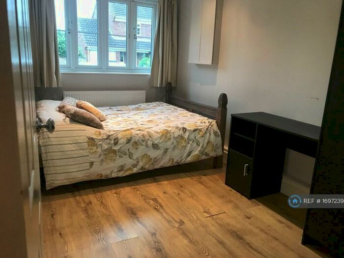 Studio To Rent In Black Hill Road, St. Ives, PE27