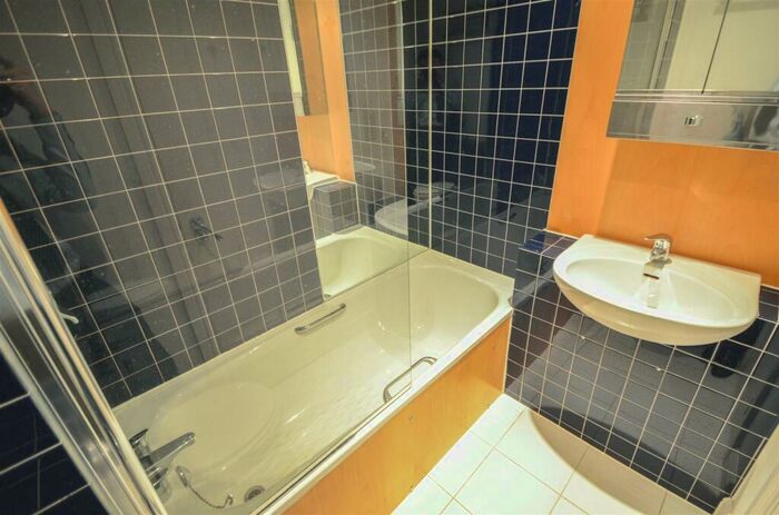 1 Bedroom Flat To Rent In Dryden Building, Commercial Road, E1