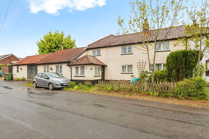 4 Bedroom Cottage For Sale In Chequers Lane, Great Ellingham, Attleborough, Norfolk, NR17