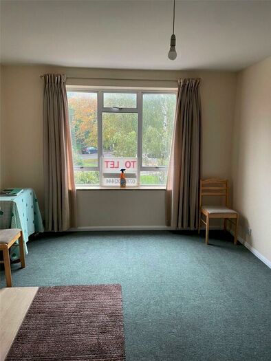 1 Bedroom Apartment To Rent In Cockfosters Road, Cockfosters, Barnet, London, EN4