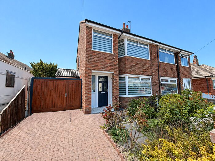 3 Bedroom Semi-detached House For Sale In Wyresdale Avenue, Bispham, FY2