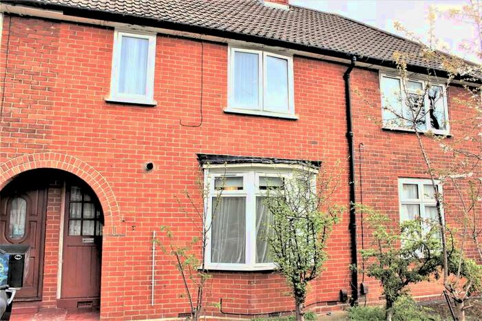 3 Bedroom Terraced House To Rent In Lodge Avenue, Dagenham, RM8