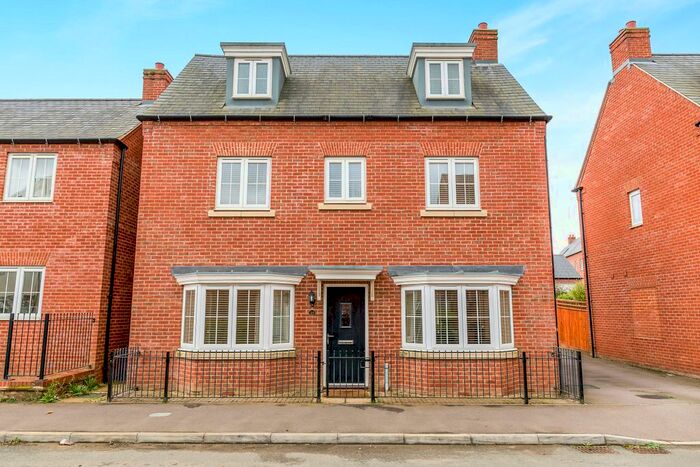 4 Bedroom Detached House To Rent In Needlepin Way, Buckingham, MK18