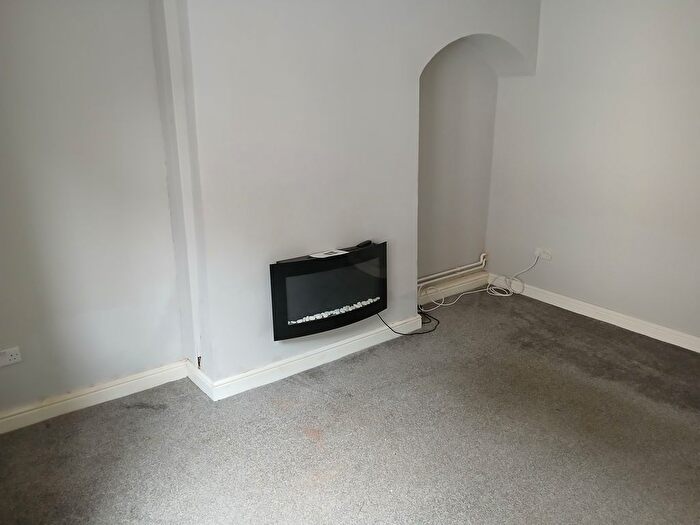 2 Bedroom End Of Terrace House To Rent In Beech Grove, Bentley, DN5