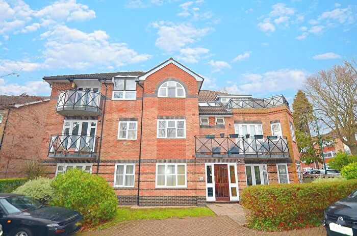 2 Bedroom Apartment To Rent In Christchurch Park, #Sutton, Surrey, SM2