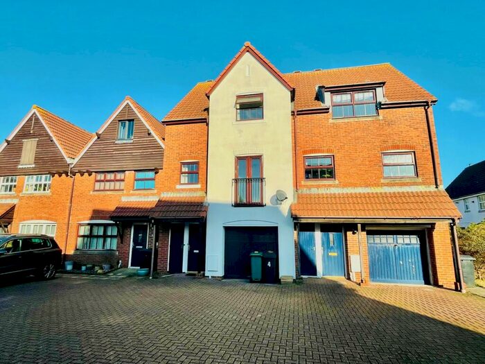 4 Bedroom Terraced House To Rent In St. Lucia Walk, BN23