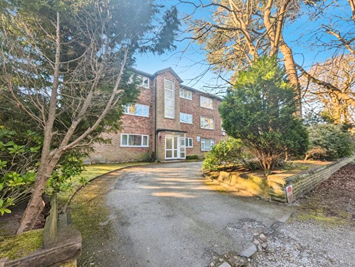 2 Bedroom Apartment To Rent In Holme Road, Manchester, Greater Manchester, M20