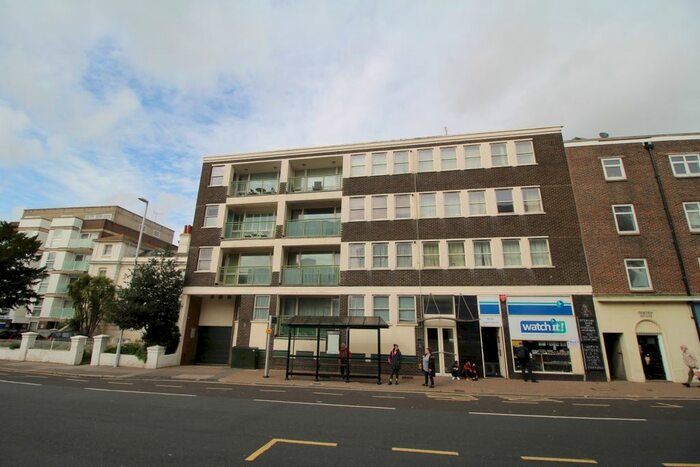 2 Bedroom Flat To Rent In Trinity Trees, Eastbourne, East Sussex, BN21