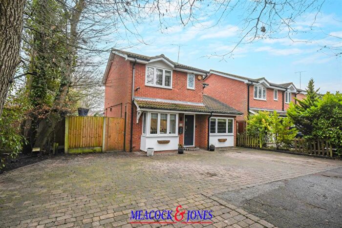 3 Bedroom Detached House For Sale In Wendover Gardens, Brentwood, CM13