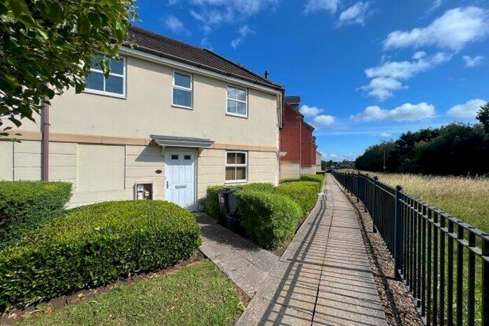 2 Bedroom Flat To Rent In Champs Sur Marne, Bristol, BS32