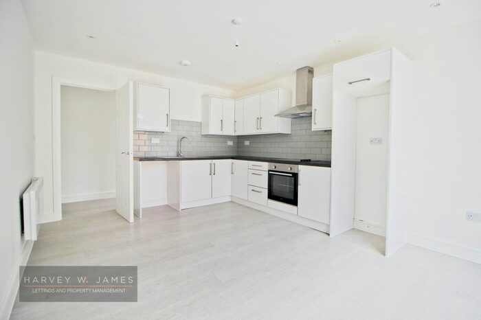 1 Bedroom Flat To Rent In Brentwood Road, Gidea Park, Romford, RM2