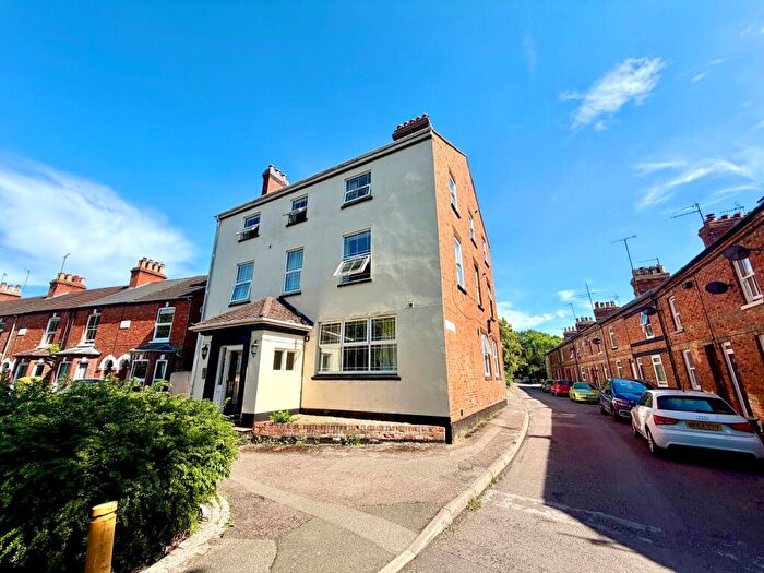 1 Bedroom Flat For Sale In Newport Road, New Bradwell, MK13