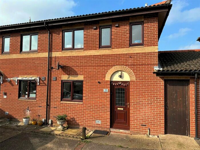 3 Bedroom Semi-Detached House To Rent In Jay Gardens, Norwich, Norfolk, NR5