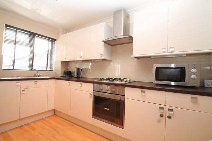 1 Bedroom End Of Terrace House To Rent In Nicholas Close, Greenford, UB6