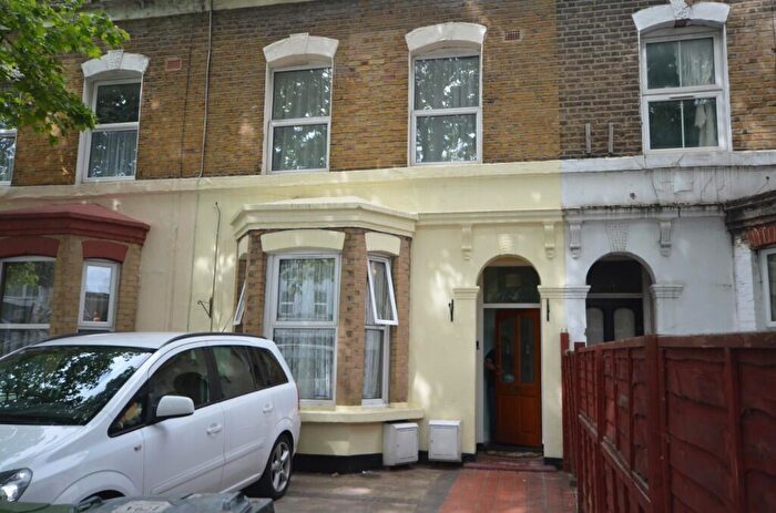 1 Bedroom Flat To Rent In Leytonstone Road, London, E15