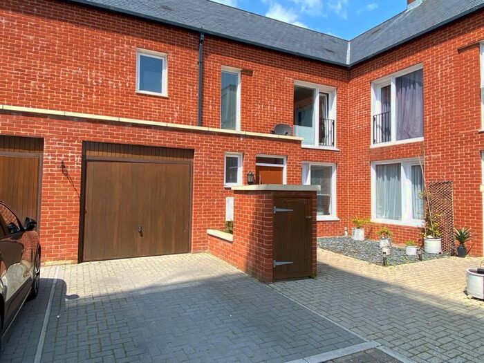 3 Bedroom Terraced House To Rent In Whitecroft Park, Newport, PO30