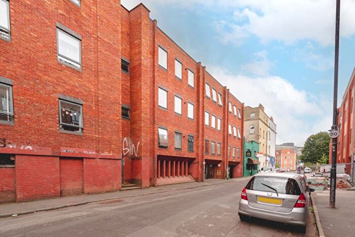 1 Bedroom Apartment To Rent In Cab Apartments - St. Pauls, OT24