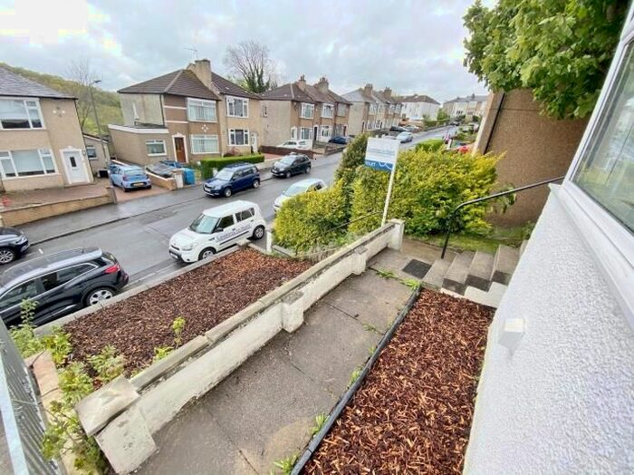 2 Bedroom Semi Detached House To Rent In 19 Monteith Drive, Clarkston