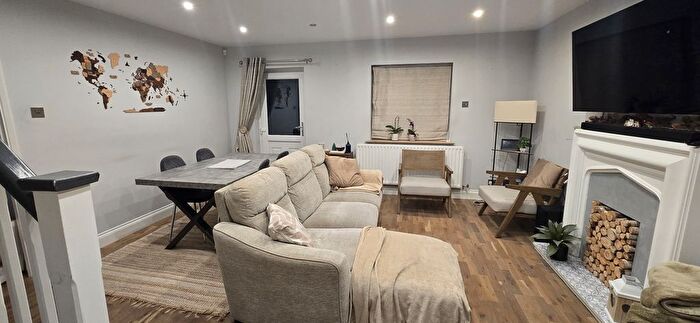 3 Bedroom End Of Terrace House To Rent In Tyler Way, Brentwood, CM14