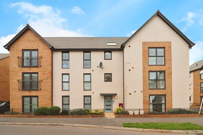 2 Bedroom Flat For Sale In Clark Drive, Yate, Bristol, BS37