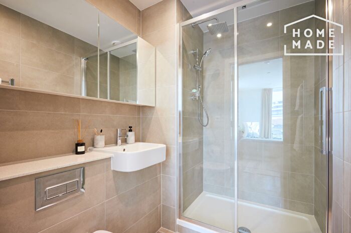 2 Bedroom Apartment To Rent In The Blossoms, CR0