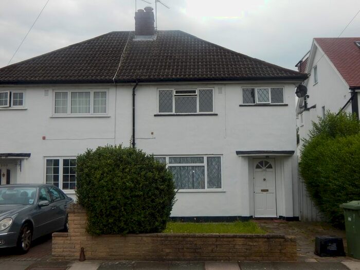 3 Bedroom Semi-Detached House To Rent In Hospital Bridge Road, Twickenham, TW2