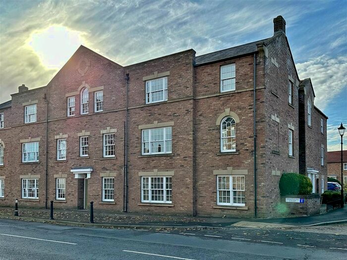2 Bedroom Flat To Rent In Wilkinsons Court, Easingwold, York, YO61