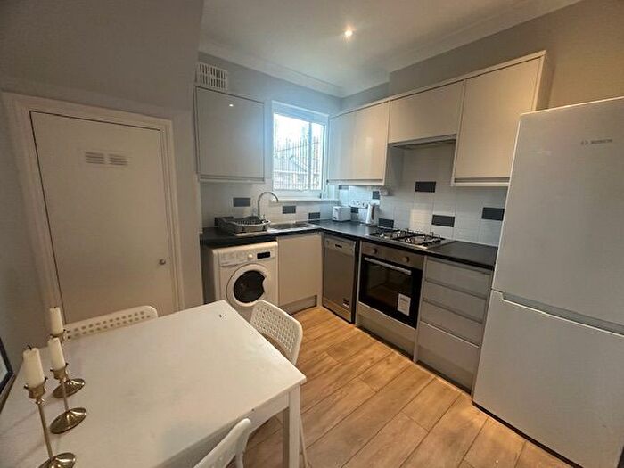 2 Bedroom Flat To Rent In Brick Lane, Shoreditch, London, E1