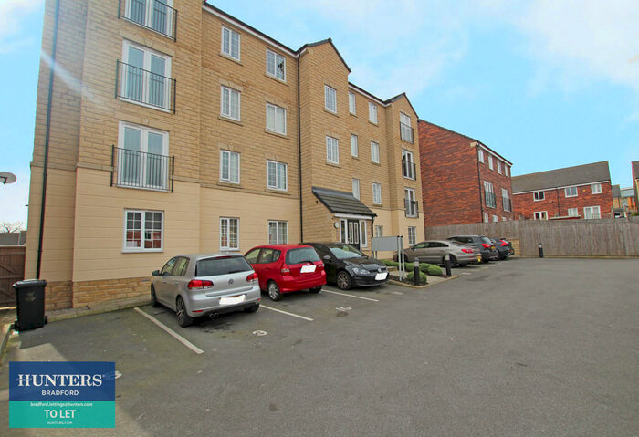 2 Bedroom Flat To Rent In Apartment, Langsett Court Plantation Drive, Bradford, BD9