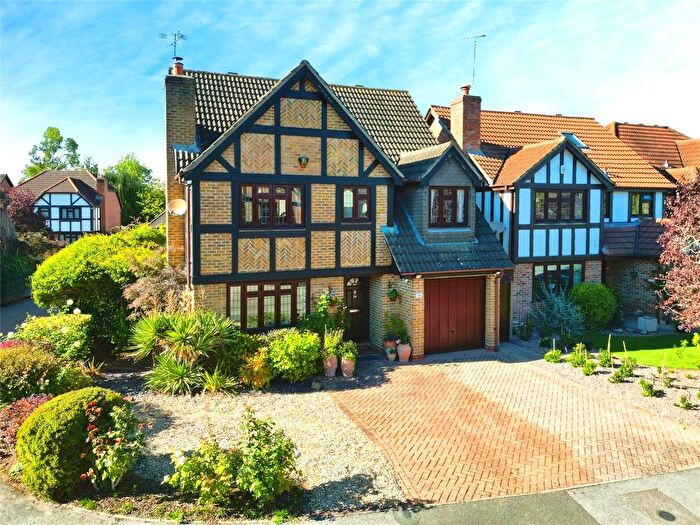 4 Bedroom Detached House For Sale In Munnings Drive, College Town, Sandhurst, Berkshire, GU47