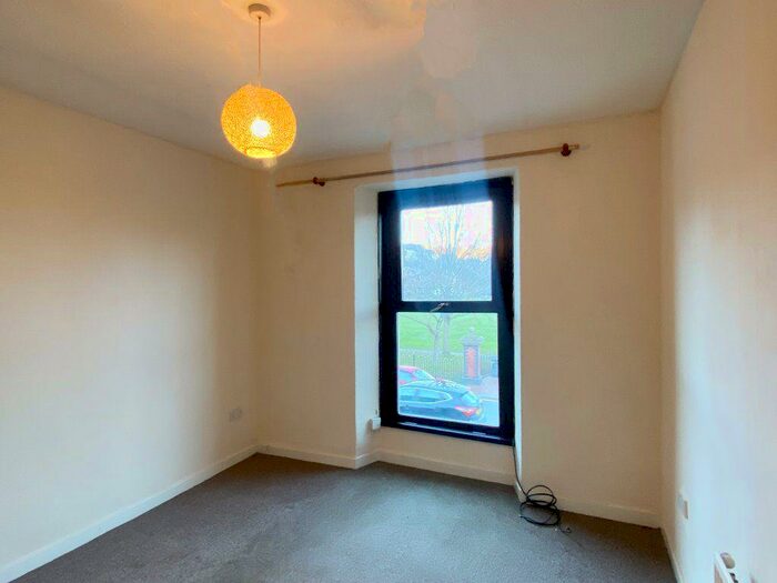 1 Bedroom Flat To Rent In Flat Park Chambers, Tredegar Street, Risca, NP11