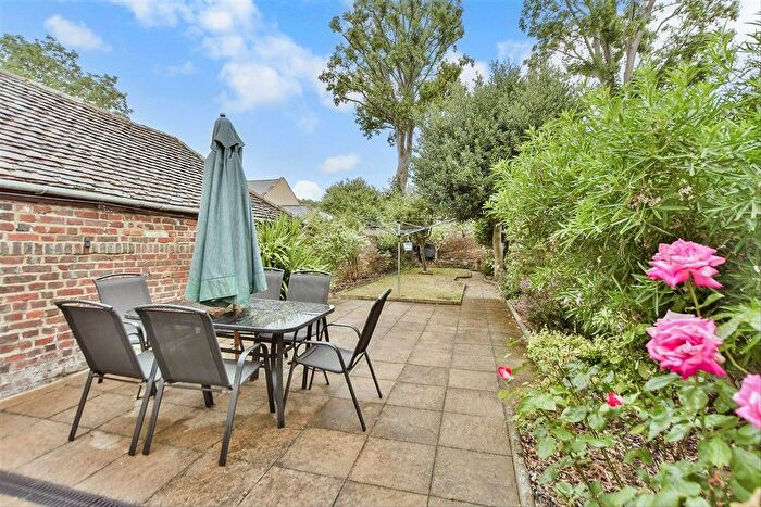 4 Bedroom Town House For Sale In Prospect Row, Gillingham, Kent, ME7