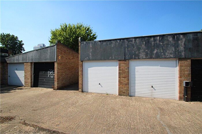 Property For Sale In Turnpike Like, Croydon, CR0