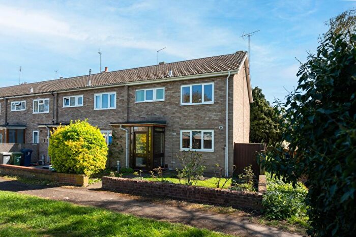 3 Bedroom End Of Terrace House For Sale In Grayling Close, Cambridge, CB4