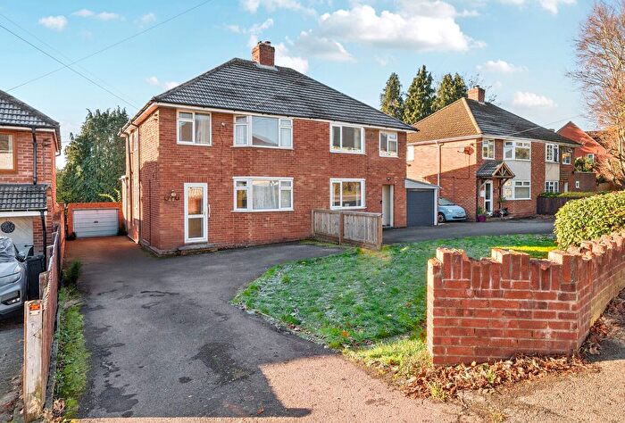 3 Bedroom Semi-Detached House For Sale In Cashes Green Road, Stroud, Gloucestershire, GL5