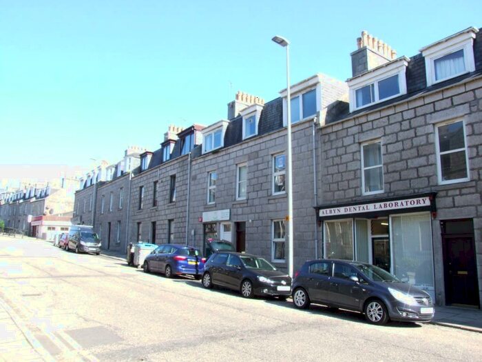 1 Bedroom Flat To Rent In Crown Street, The City Centre, Aberdeen, AB11