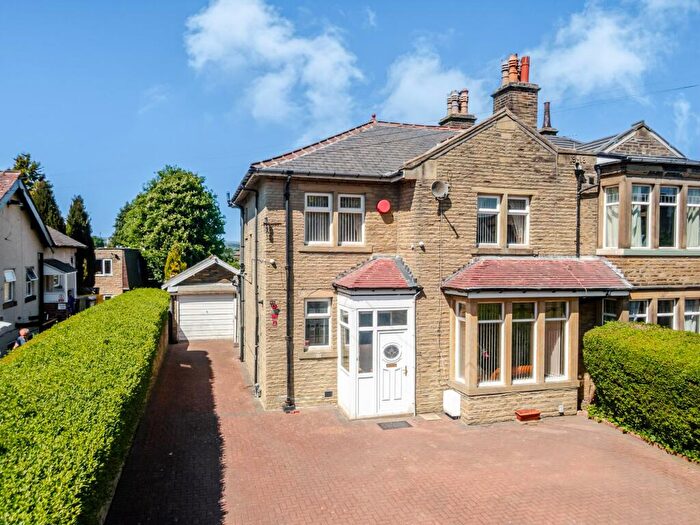 4 Bedroom Semi Detached House For Sale In Victoria Road, Elland, HX5