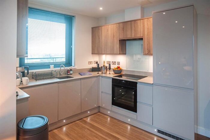 2 Bedroom Flat To Rent In Galleon Way, Cardiff, CF10